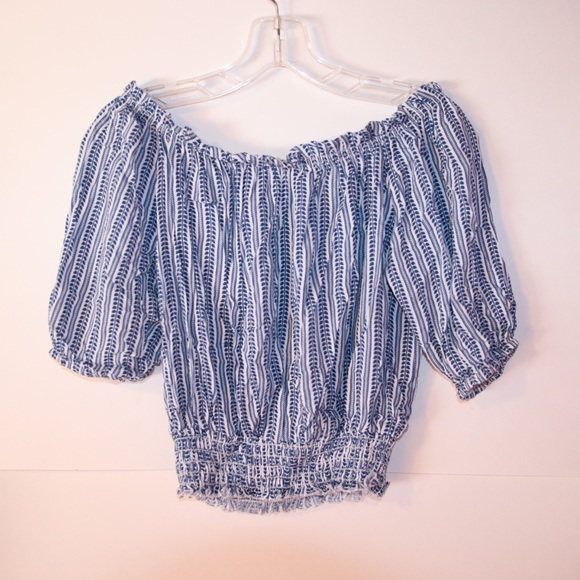 Cute Top - Picture 3 of 3